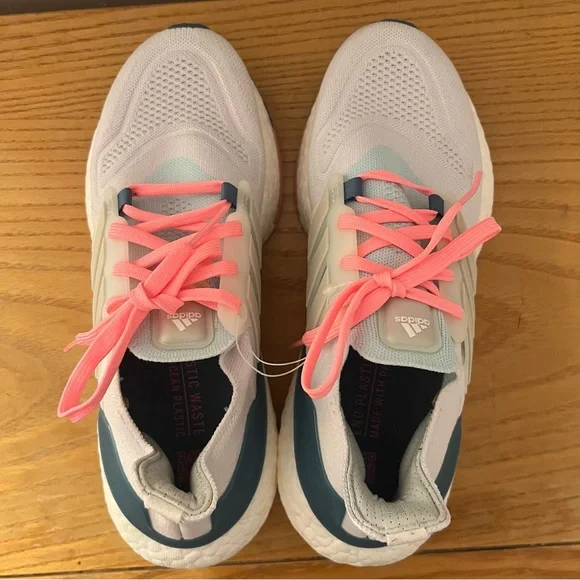 {Adidas} Ultraboost 22 Women’s Running Shoes - Picture 8 of 11